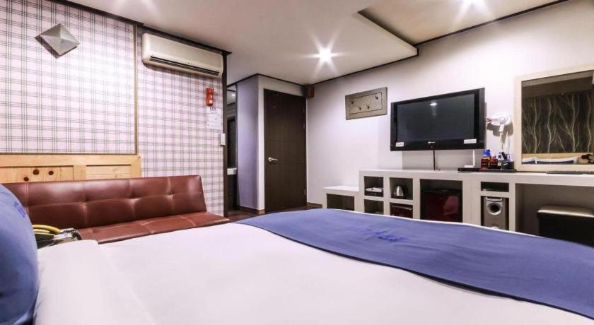 Sky Hotel Changwon Exterior foto